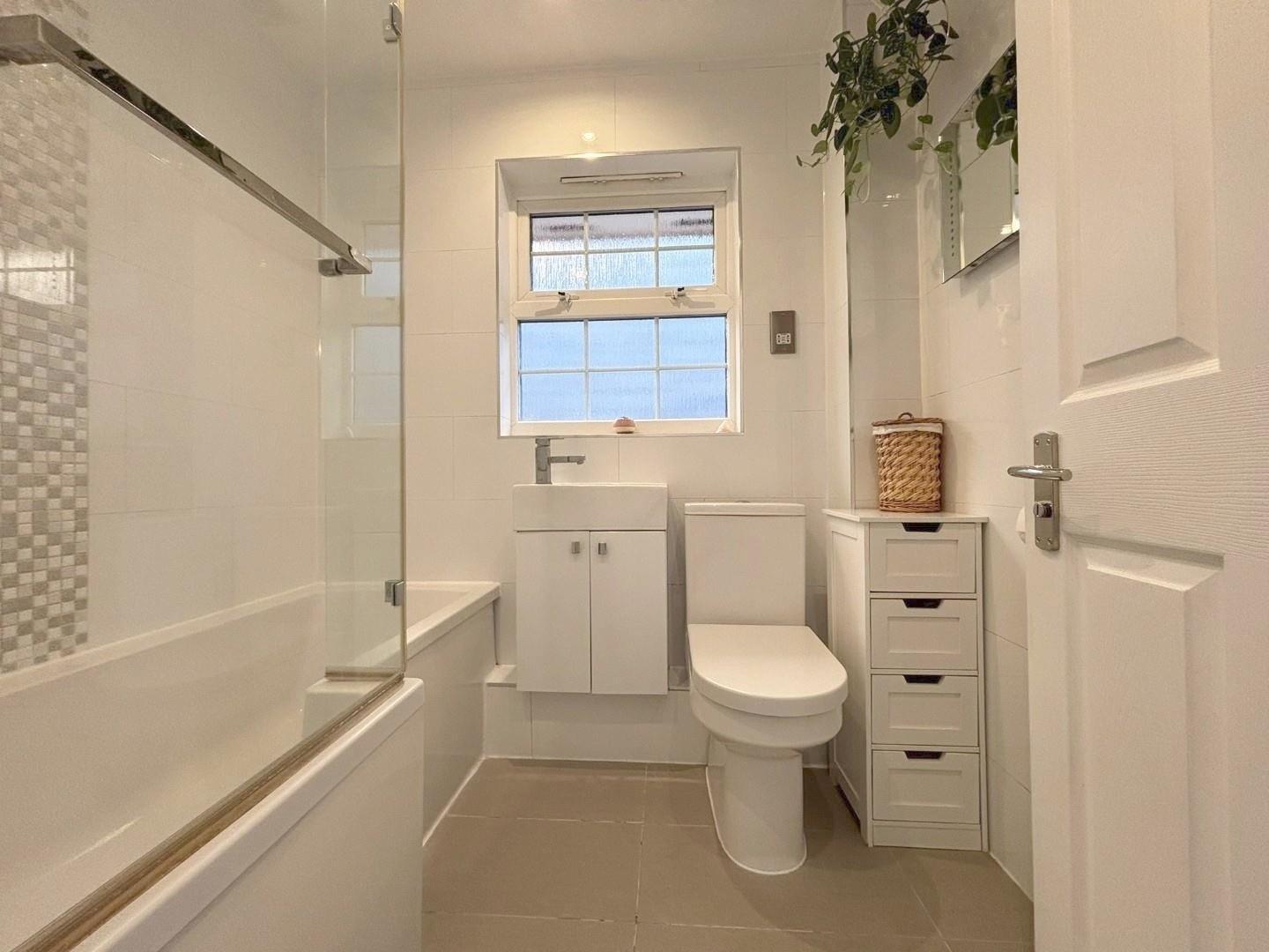 Bampton Drive, Mill Hill, NW7, London